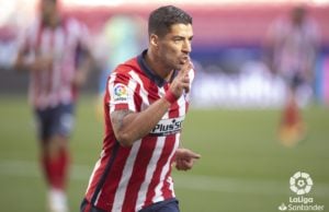 Luis Suarez celebra un gol con el Atlético
