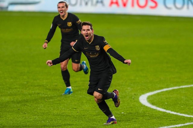 Messi y Griezmann celebran un gol