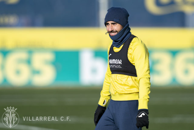 Alcácer entrenando con el grupo