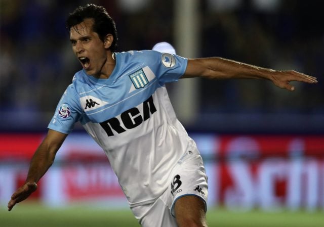 Augusto Solari en partido con el Racing argentino