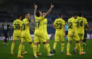 Alcacer, celebrando un gol con sus compañeros