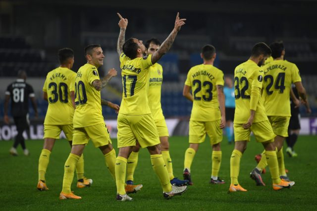 Alcacer Alcacer, celebrando un gol con sus compañeros