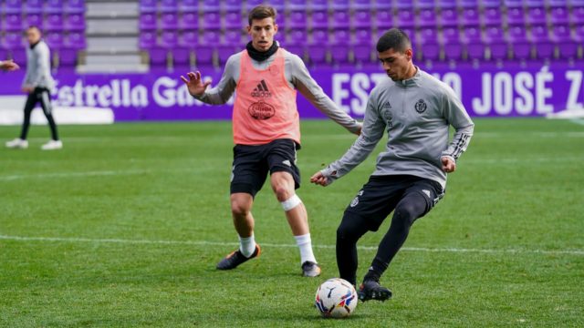 Olaza entrenando con el Valladolid