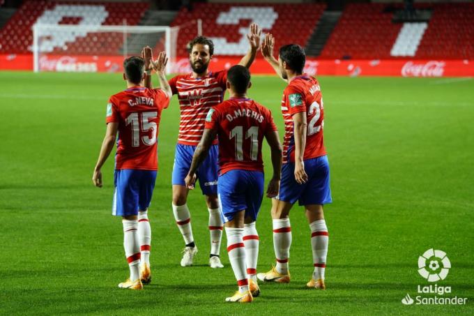 El Granada celebra un gol