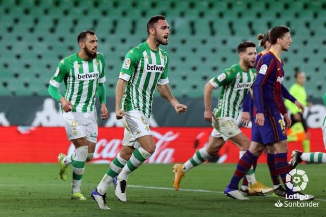 Víctor Ruiz celebra un gol