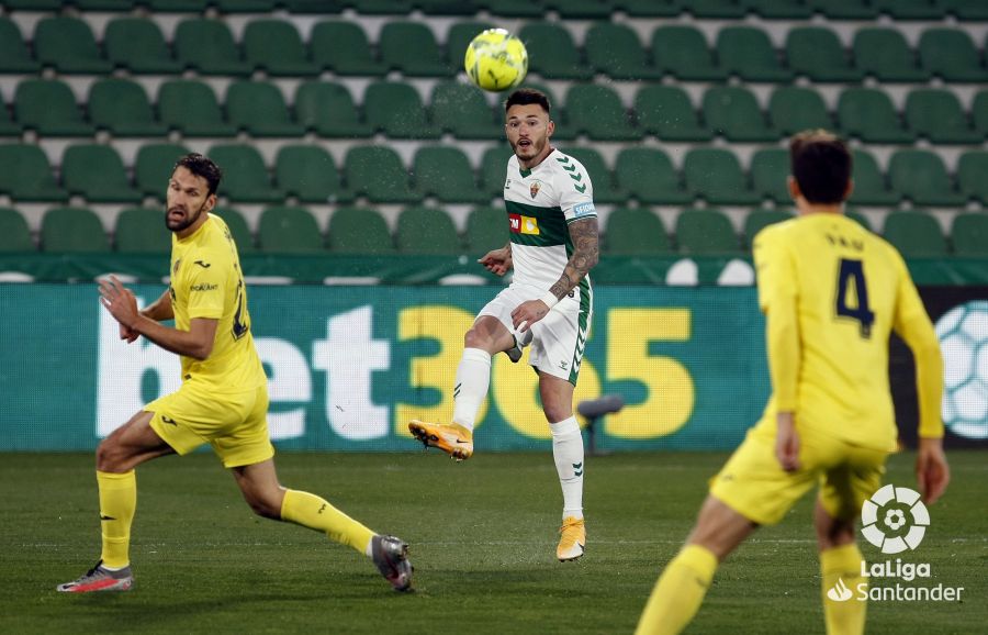 Josan, en un encuentro con el Elche CF