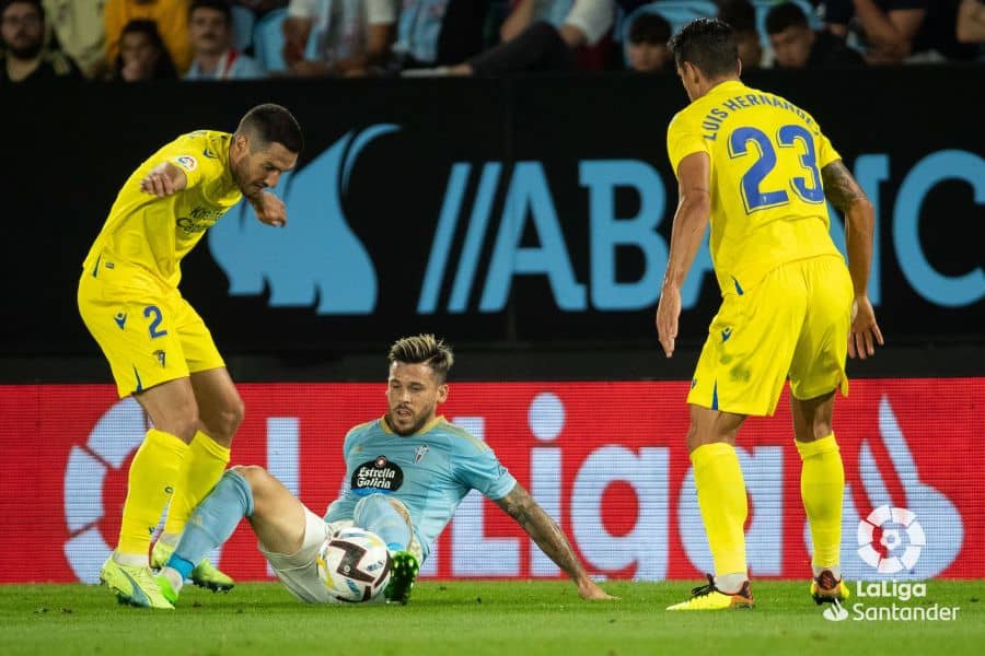 Carles Pérez en el partido contra el Cádiz