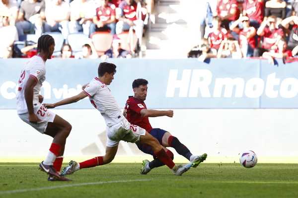 Juanlu en un partido con el Sevilla