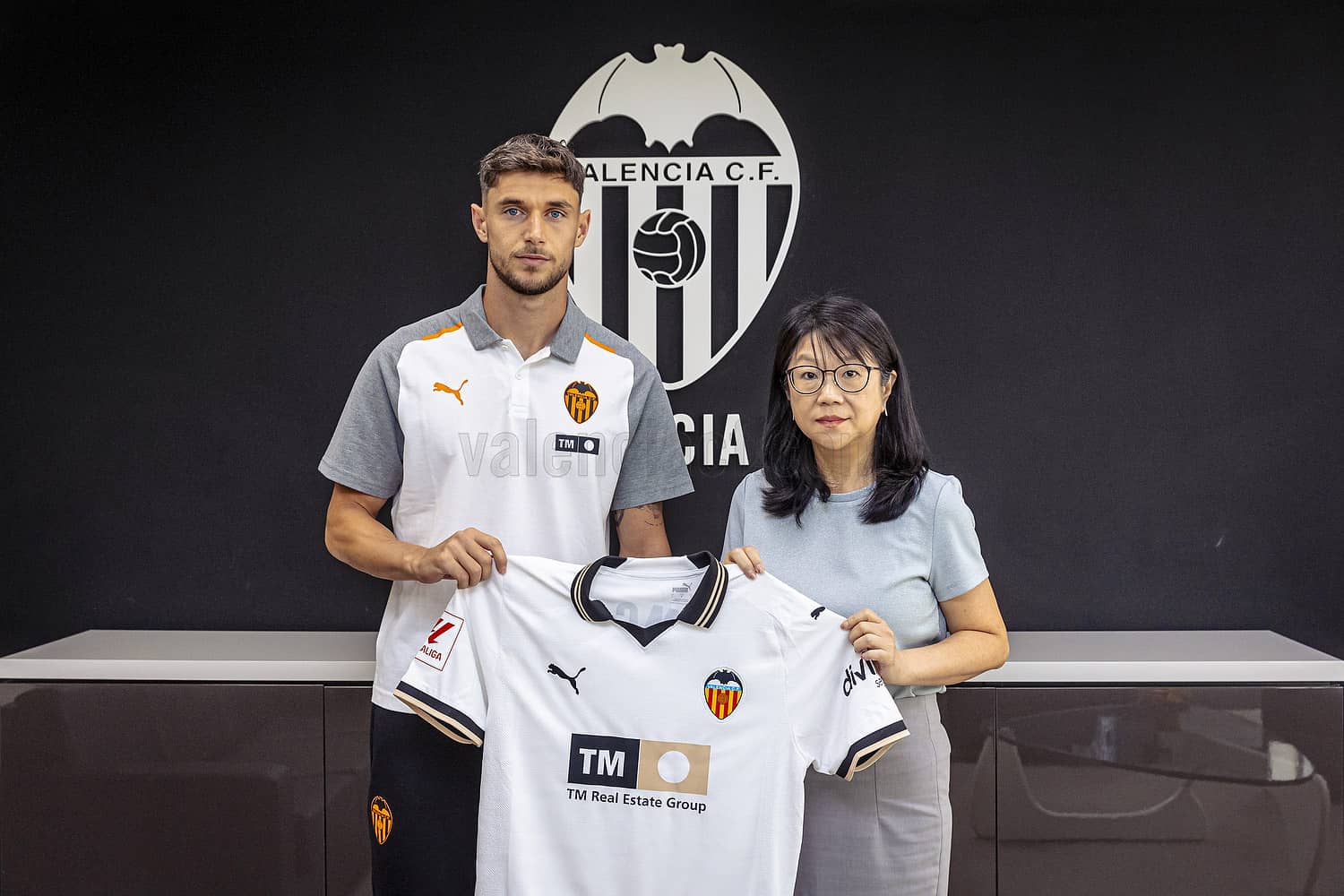 Valencia CF: La camiseta del Valencia se dispara