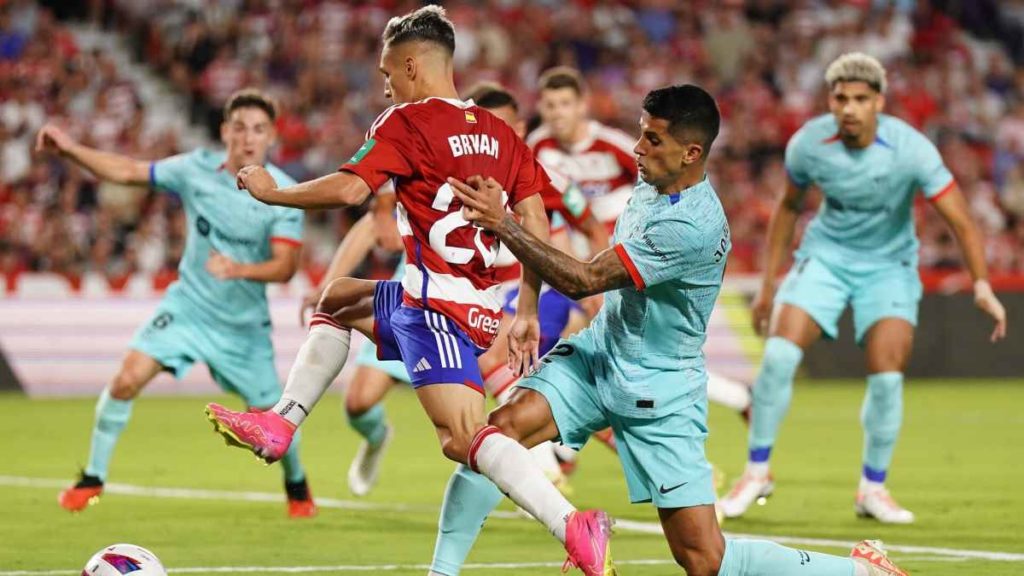 Bryan Zaragoza, en un partido de Liga con el Granada CF