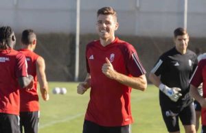 Gerard Gumbau en un entreno con el Granada CF