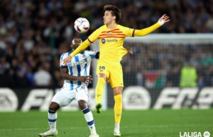 Hamari Traoré y Joao Félix disputan un balón en un partido de Liga