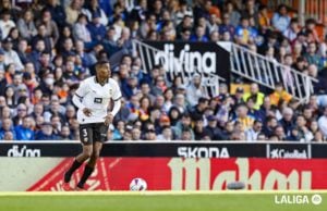 Mosquera, en un partido de La Liga con el Valencia CF