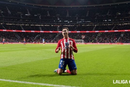 Rodrigo Riquelme celebra un gol con el Atlético de Madrid