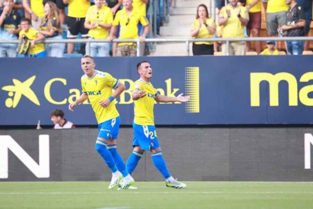 San Emeterio, en un partido de Liga con el Cádiz CF