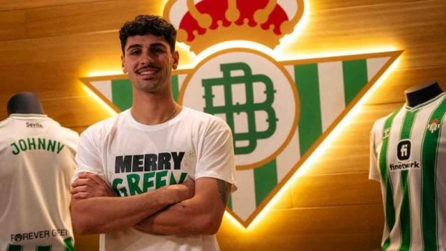 Johnny Cardoso en su presentación como nuevo jugador del Betis