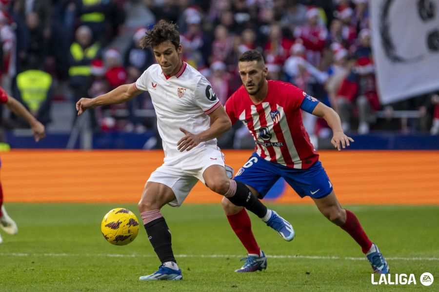 Óliver Torres, en un partido de La Liga con el Sevilla FC