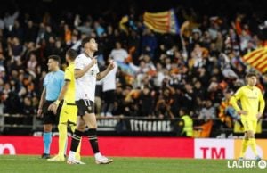 Yaremchuk celebra un gol con el Valencia CF en La Liga EA Sports