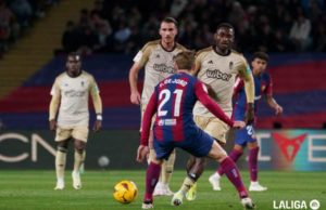 El pivote del Granada, en un partido de Liga ante el Barça