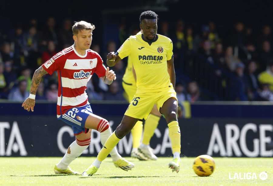 Bertrand Traoré en un partido de LaLiga EA Sports con el Villarreal CF