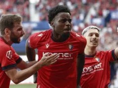 Boyomo celebra un gol de Osasuna en LaLiga EA Sports
