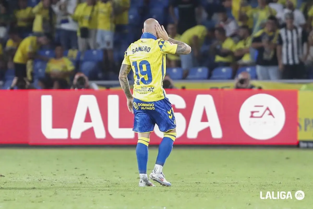Sandro celebra un gol en LaLiga EA Sports con Las Palmas