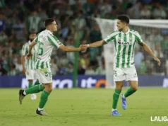 Marc Bartra celebra un gol con el Betis en LaLiga EA Sports