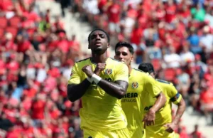 Logan Costa celebra un gol con el Villarreal en LaLiga EA Sports