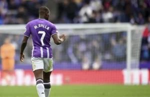 Sylla celebra un gol con el Real Valladolid en LaLiga EA Sports