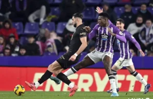 Juma Bah, en una jugada ante Rafa Mir en un duelo de LaLiga EA Sports