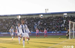 Matija Nastasic celebra un gol con el Leganés en LaLiga EA Sports