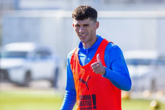 Carles Aleñá, en un entrenamiento con el Alavés tras su fichaje durante el mercado invernal