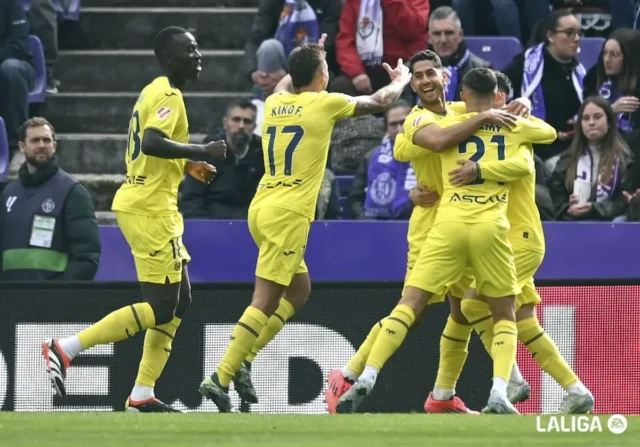 Kiko Femenía celebra un gol con el Villarreal en LaLiga EA Sports