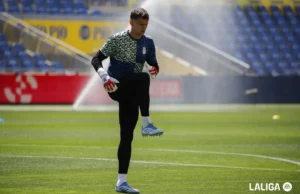 Dinko Horkas, ejercitándose en la previa de una jornada de LaLiga EA Sports