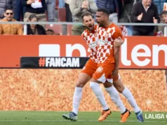 Stuani y Yangel Herrera celebran un gol con el Girona en LaLiga