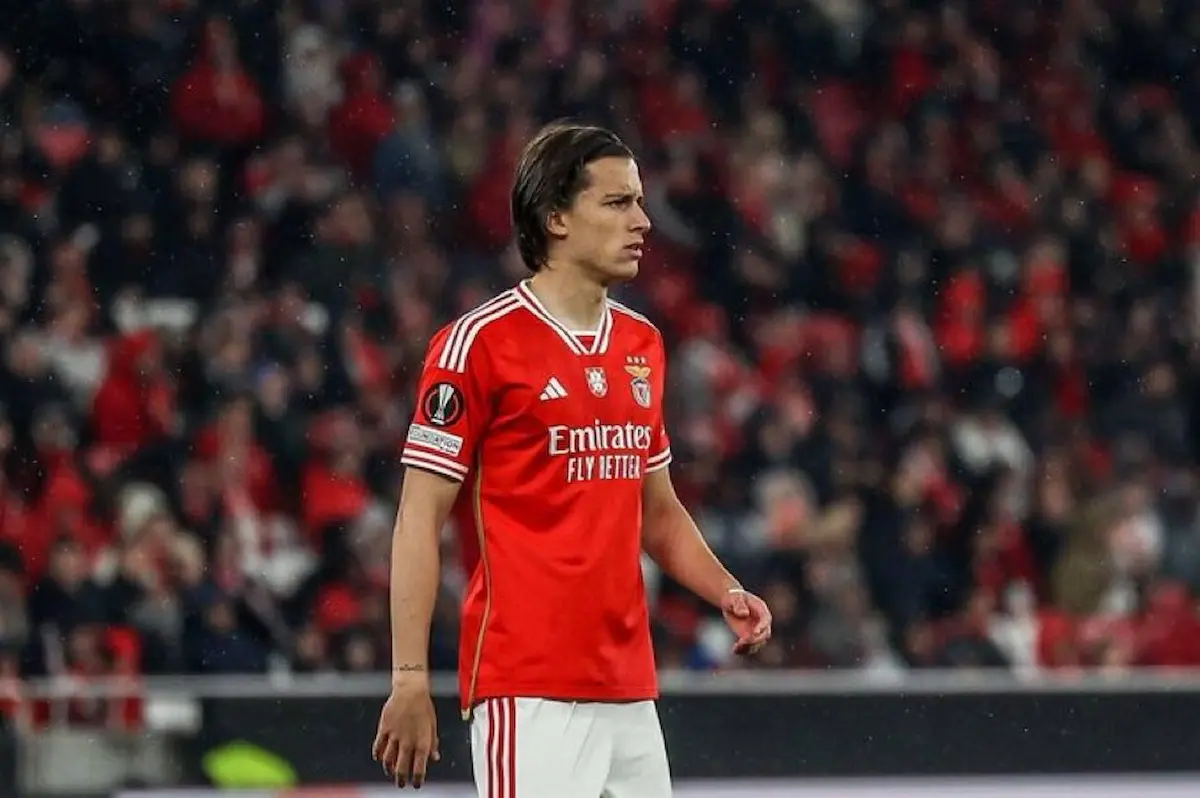 Álvaro Carreras, en un encuentro con el Benfica