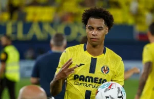 Buchanan después de marcar un hat-trick en la temporada 25 26
