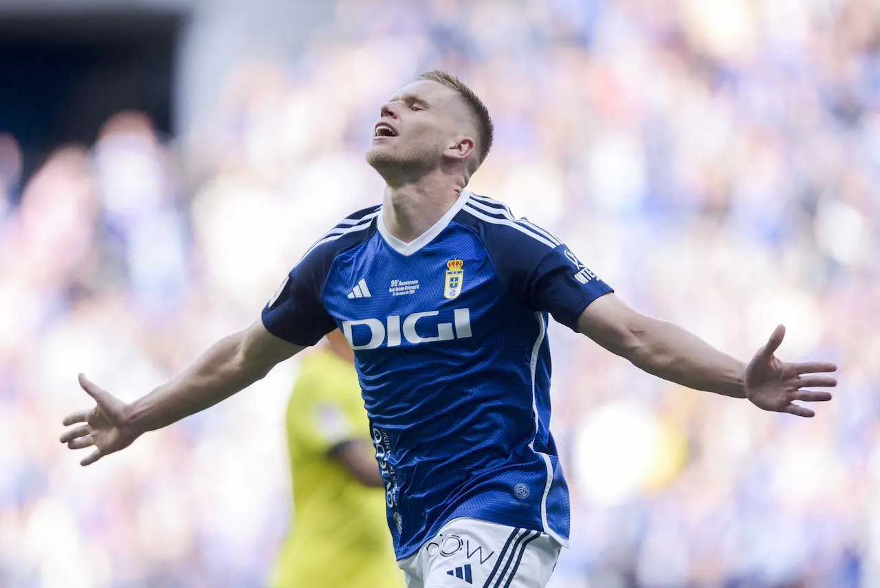 Alemao celebra un gol con el Real Oviedo