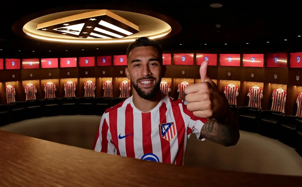 Foto oficial del fichaje de Nico González por el Atlético de Madrid (atléticodemadrid.com)