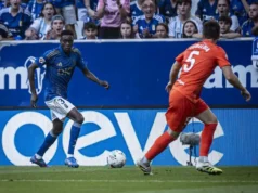 Rahim Alhassane y Ejaria vuelven a entrenar con el grupo Rahim Alhassane conduce un balón ante Zubeldia