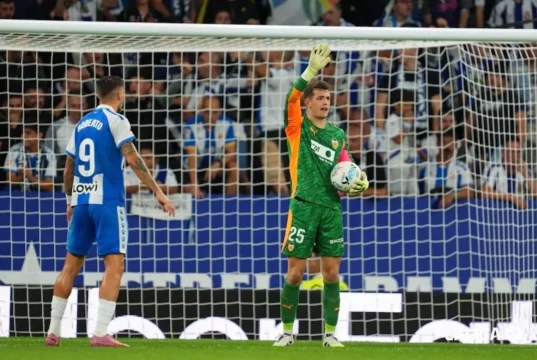 Julen Agirrezabala Valencia 25 26