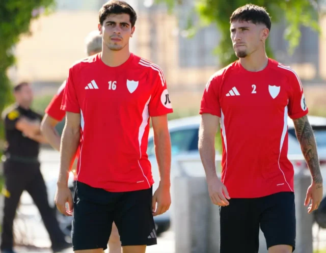Juanlu Carmona Sevilla 25 26 Juanlu y Carmona en un entrenamiento del Sevilla FC