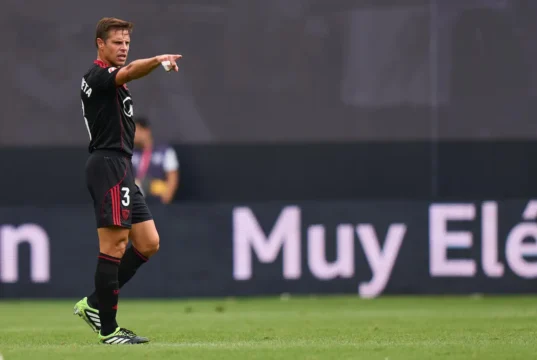 Azpilicueta Sevilla 25 26