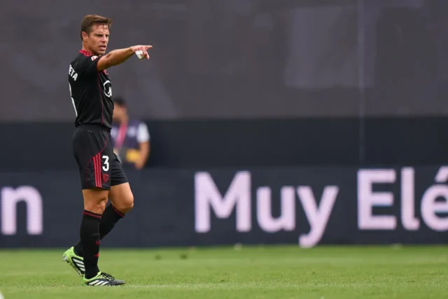 Azpilicueta Sevilla 25 26 Azpilicueta Sevilla 25 26