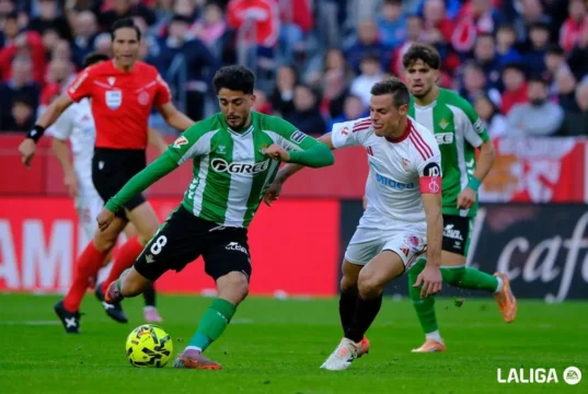 Pablo Fornals César Azpilicueta Sevilla Betis 25 26 Fantasy