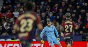 Mathew Ryan Levante UD