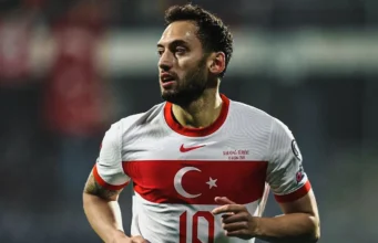 Çalhanoğlu vuelve a un grupo sin Aktürkoğlu ni Yıldız Çalhanoğlu Turquía