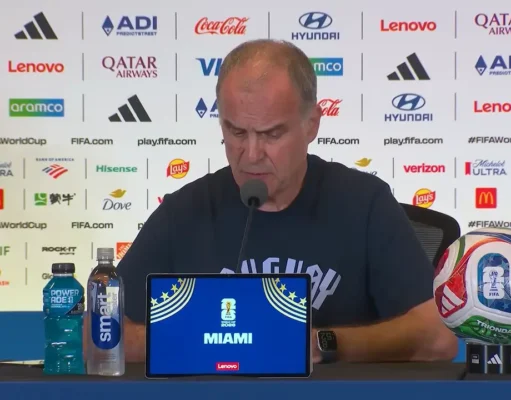 Marcelo Bielsa, sobre Muslera y la posible titularidad de Giménez Marcelo Bielsa rueda de prensa Uruguay