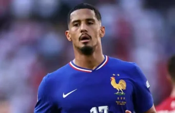 Saliba, sustituido por molestias en la primera parte Saliba Francia fantasy