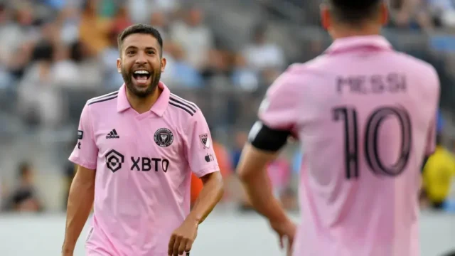 Jordi Alba celebra un gol junto a Leo Messi en un partido de la MLS